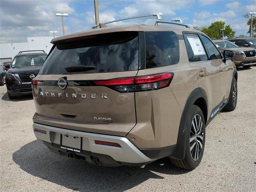 2025 Nissan Pathfinder Platinum FWD