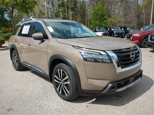 2025 Nissan Pathfinder Platinum FWD