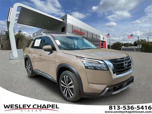 2025 Nissan Pathfinder Platinum FWD