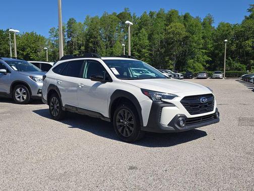 Crystal White Pearl 2025 Subaru Outback Onyx Edition