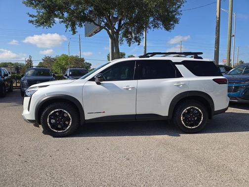 Everest White Pearl Tricoat 2026 Nissan Pathfinder Rock Creek