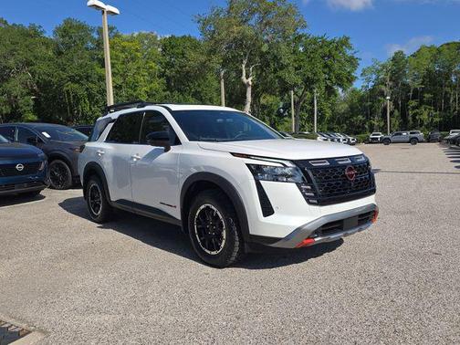 Everest White Pearl Tricoat 2026 Nissan Pathfinder Rock Creek