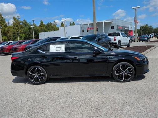 2025 Nissan Altima SR FWD