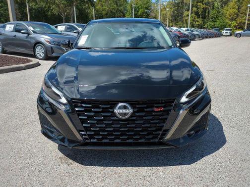 2025 Nissan Altima SR FWD