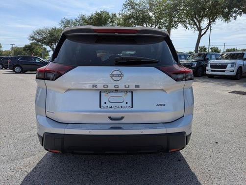 Brilliant Silver Metallic 2025 Nissan Rogue SV