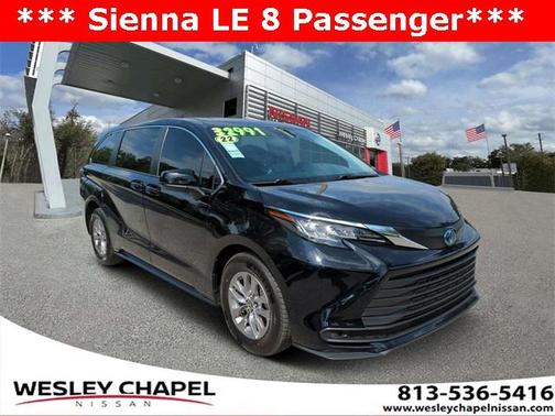 2022 Toyota Sienna LE