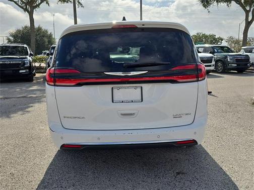 2024 Chrysler Pacifica Limited