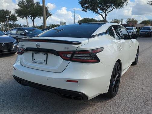 2022 Nissan Maxima SR Xtronic CVT