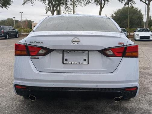 2025 Nissan Altima SR FWD