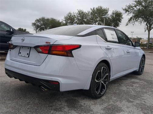 2025 Nissan Altima SR FWD