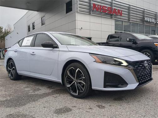 2025 Nissan Altima SR FWD