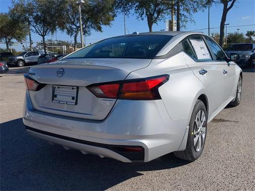 2025 Nissan Altima S FWD