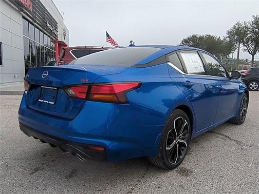 2025 Nissan Altima SR FWD