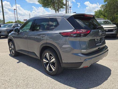 Gun Metallic 2026 Nissan Rogue SL