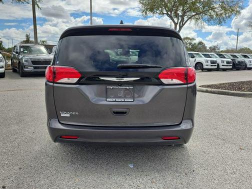 2023 Chrysler Voyager LX