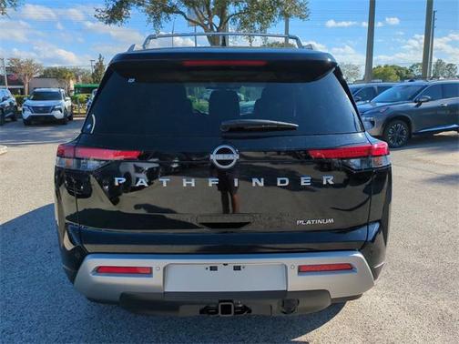 2025 Nissan Pathfinder Platinum FWD