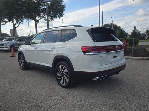 Pure White 2025 Volkswagen Atlas 2.0T SE w/Technology 4MOTION