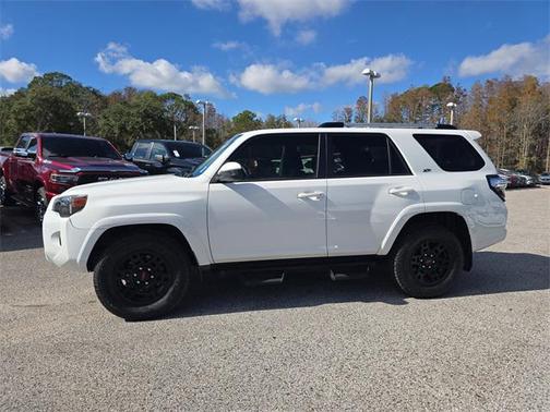 2022 Toyota 4Runner SR5