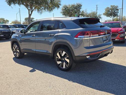 2025 Volkswagen Atlas Cross Sport 2.0T SE w/Technology 4MOTION