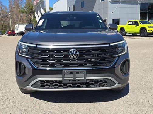 2025 Volkswagen Atlas Cross Sport 2.0T SE w/Technology 4MOTION