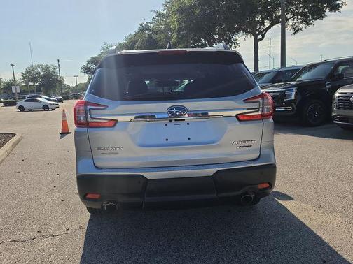 Ice Silver Metallic 2024 Subaru Ascent Limited 8-Passenger
