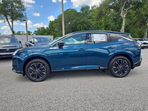 Aurora Blue Pearl Metallic/Super Black 2026 Nissan Murano Platinum