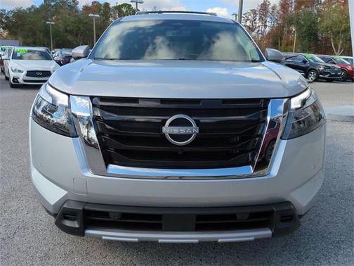 2025 Nissan Pathfinder Platinum FWD