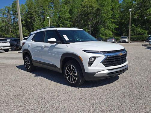 Summit White 2025 Chevrolet Trailblazer LT