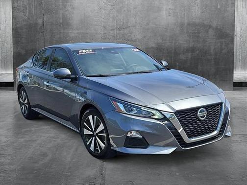 2022 Nissan Altima 2.5 SV