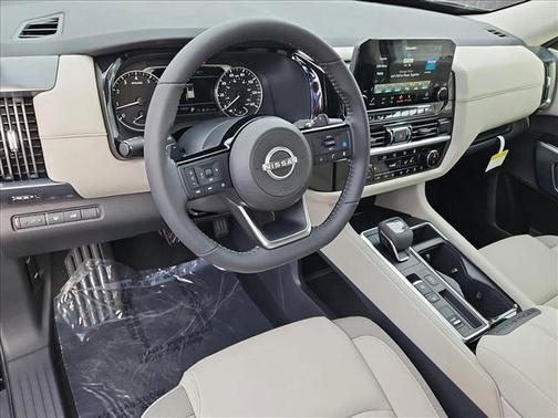 2025 Nissan Pathfinder SL FWD