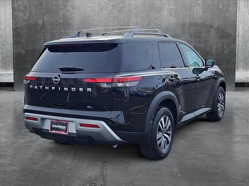 2025 Nissan Pathfinder SL FWD