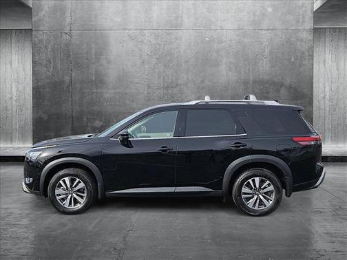 2025 Nissan Pathfinder SL FWD