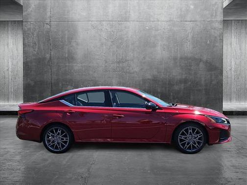 2023 Nissan Altima SR VC-Turbo FWD