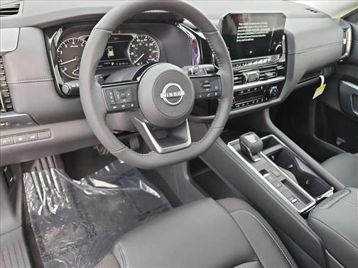 2025 Nissan Pathfinder SL FWD