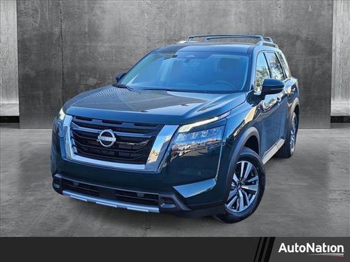 2025 Nissan Pathfinder SL FWD