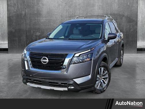 2025 Nissan Pathfinder SL FWD