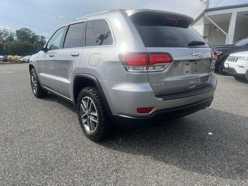 2020 Jeep Grand Cherokee Laredo