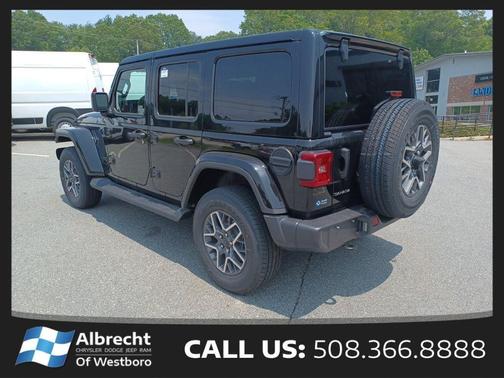 2025 Jeep Wrangler 4-Door Sahara 4x4