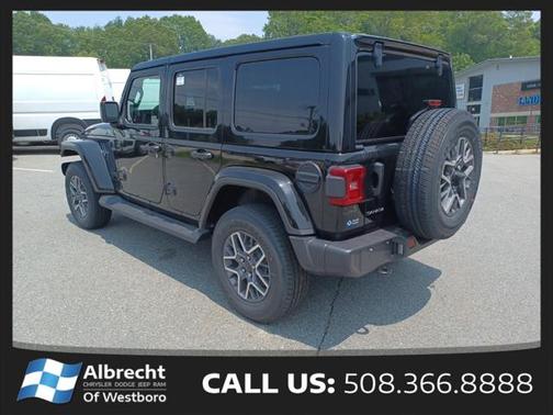 2025 Jeep Wrangler 4-Door Sahara 4x4