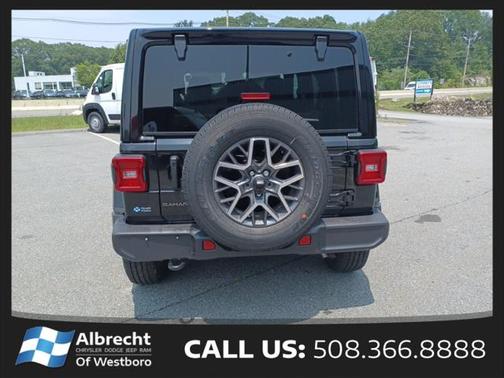 2025 Jeep Wrangler 4-Door Sahara 4x4