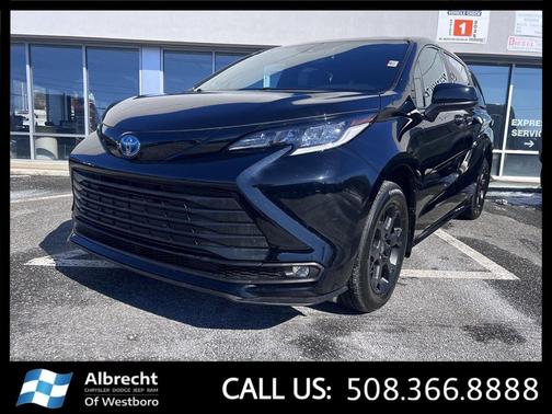 2025 Toyota Sienna Woodland Edition