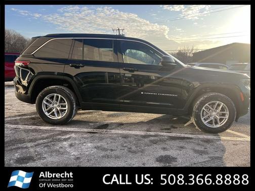 2025 Jeep Grand Cherokee Laredo
