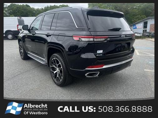 2023 Jeep Grand Cherokee Summit