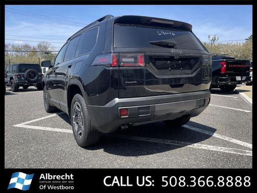 Diamond Black Crystal Pearlcoat 2026 Jeep Cherokee Laredo 4x4