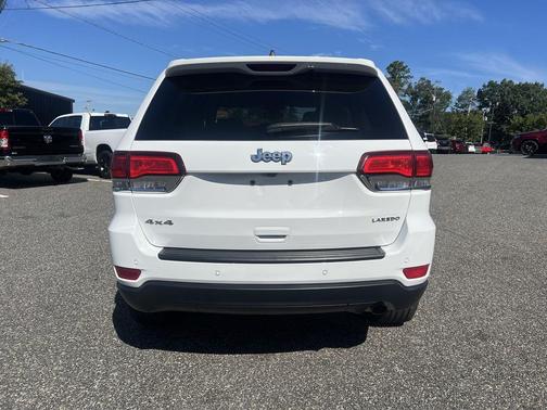 2022 Jeep Grand Cherokee Laredo