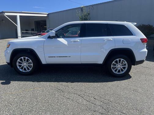 2022 Jeep Grand Cherokee Laredo