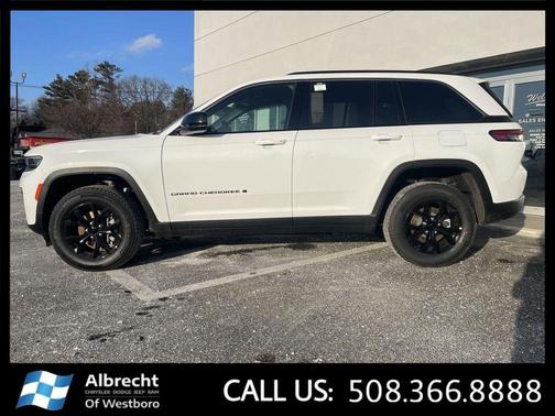 Bright White Clearcoat 2026 Jeep Grand Cherokee Altitude