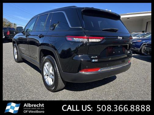 2025 Jeep Grand Cherokee Laredo