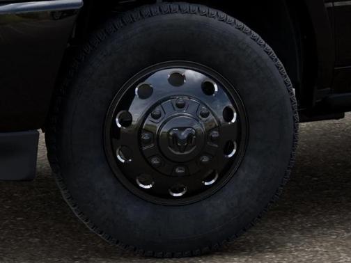 Diamond Black Crystal Pearlcoat 2026 RAM 3500 Limited Crew Cab 4x4 8' Box