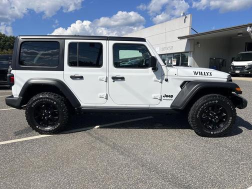 2022 Jeep Wrangler Willys